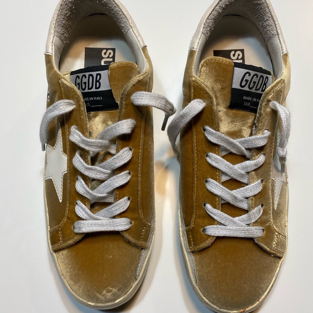 Golden goose super star gold velvet sneaker